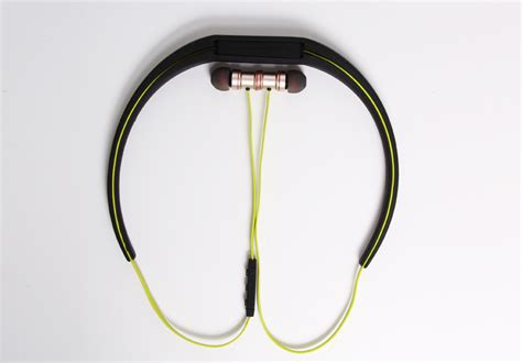 Wireless Neckband Bluetooth Sports Headset With Magnetic