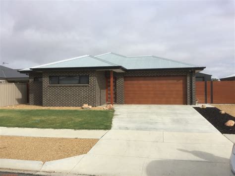 19 Rissmann Drive Horsham VIC 3400 Realestate Au