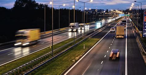 波兹南 波兰 公路 阿克塞斯 皮卡车 卡车 德国高速公路 水平画幅 夜晚 陆用车 摄影素材 汇图网www huitu