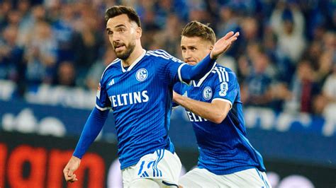 Fu Ball Bundesliga Schalke Schl Gt N Rnberg Und Verschafft Sich