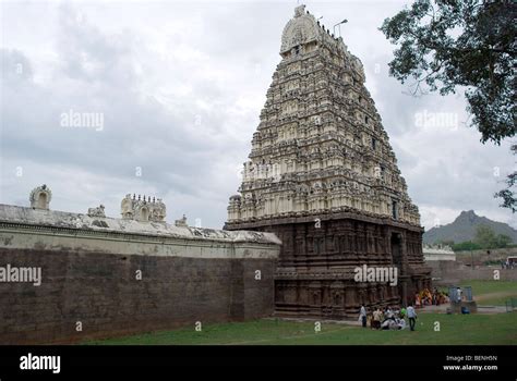 Vellore fort hi-res stock photography and images - Alamy