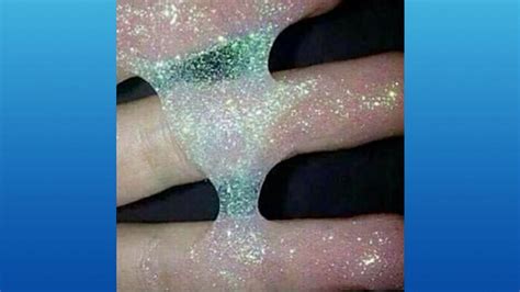 Doctors Are Warning People Not To Put This Glitter Capsule Up Their Vaginas Bbc Three