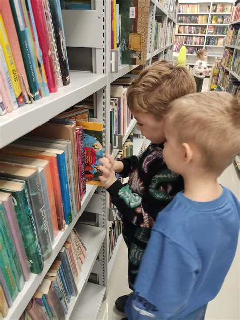 Wycieczka Do Biblioteki Publiczne Przedszkole Trampolina