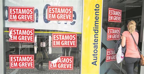 Quase 30 mil bancários do Paraná entram em greve nesta terça feira