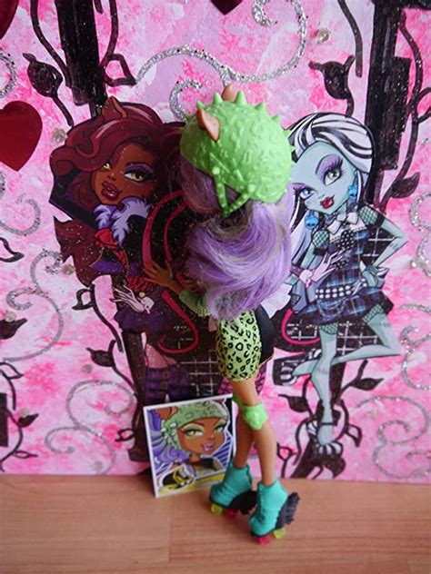 Monster High Skultimate Roller Maze Clawdeen Wolf Town Green