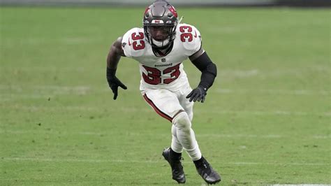 Buccaneers' Whitehead Playing in Super Bowl With Partially Torn Labrum ...