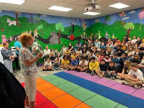 Second Graders In Baldwin County Receive Linda B Schmitz Spangrud S