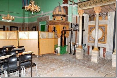 Covert Visit inside the Tomb of the Patriarchs - BiblePlaces.com