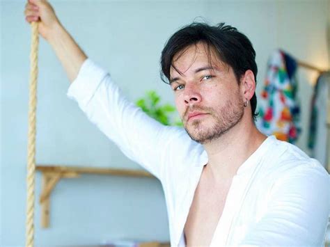 CONEXIÓN LATINA con JUAN SOLO VIVA RADIO