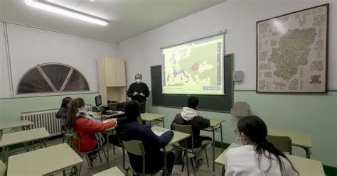 El Ies Ram N Y Cajal El Primer Instituto De Huesca Capital En Dar