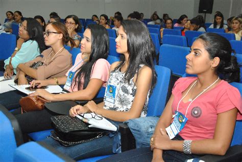 Minicursos e mesas redondas marcam tarde de programação do I Congresso