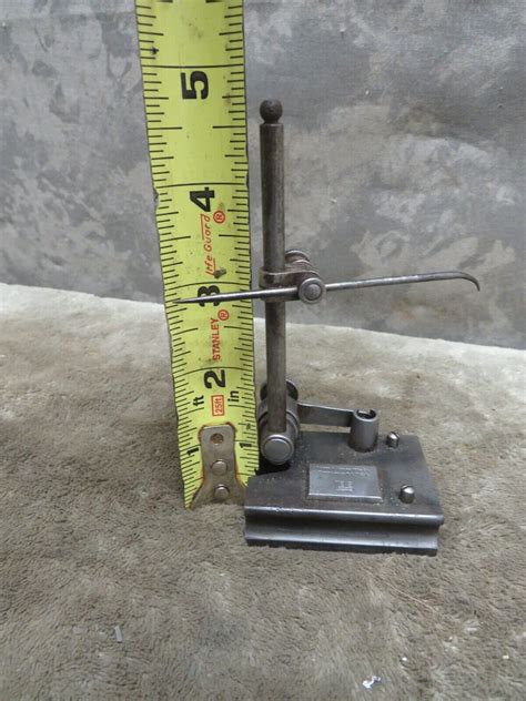 Vtg Machinist Brown Sharpe Height Gauge Scribe Base Precision Indicator