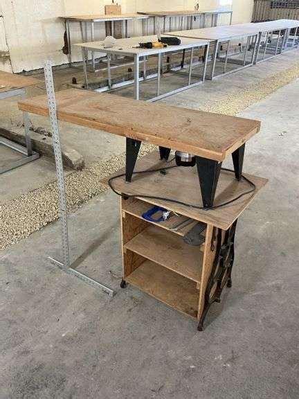 Craftsman router/sewing machine stand - Legacy Auction Company