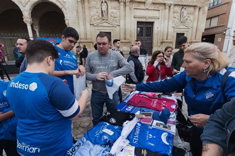 Las equipaciones del Xerez DFC dedicadas a Lola Flores, a los gitanos y