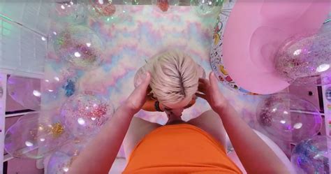 Karmas Raw Raspberry Slice VR Porn Video VRPorn