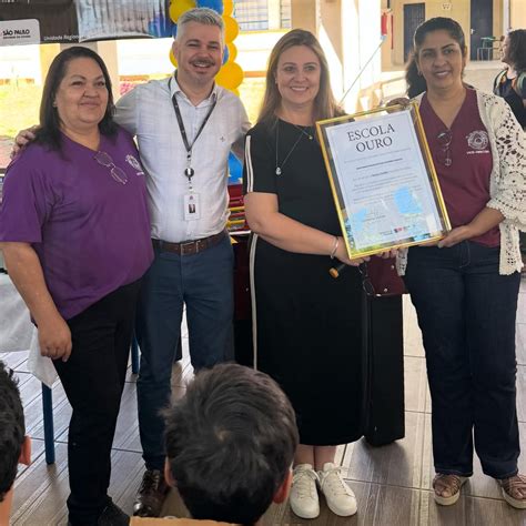 Escola Franklin De Oliveira - Escola Professor Francisco de Oliveira Faraco recebe placa de ...