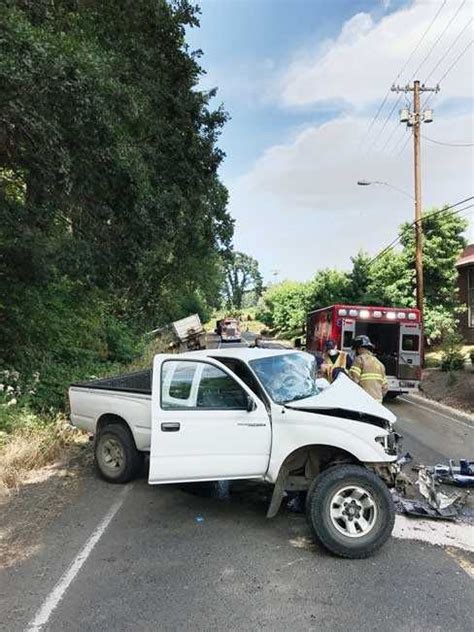 Head-on McMinnville crash injures one