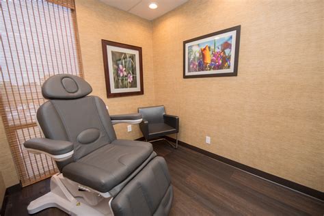 About Us - Center for Cosmetic Surgery in San Diego
