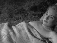 Naked Geneviève Pier Boivin in L astronaute