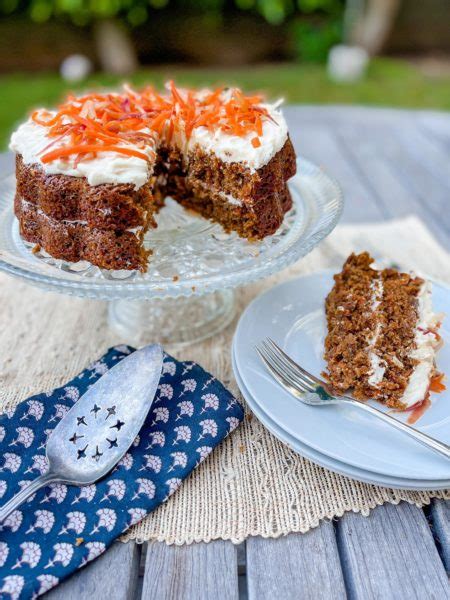 Easy Vegan Carrot Cake Recipe - Jolly Tomato