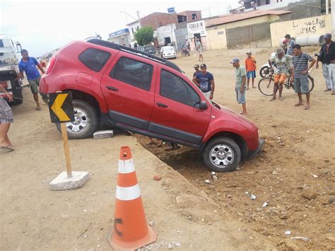 Hora Da Verdade Urgente Carro Despenca Em Obra Br De Riach O J O