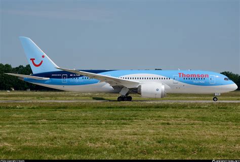 tuic thomson airways boeing   dreamliner photo  koschi id