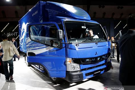 Varian Baru Dan Target Penjualan Mitsubishi Fuso 2020 ANTARA News