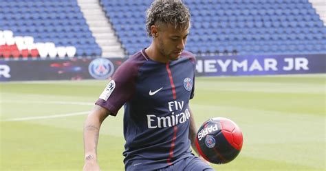 Neymar Jr En Conf Rence De Presse Au Parc Des Princes Paris Le Ao T