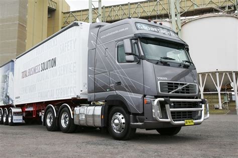 Classic Trucks Volvo Fh Celebrates 25th Anniversary