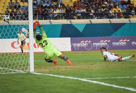 Sepak Bola Kirgistan Vs Malaysia Antara Foto