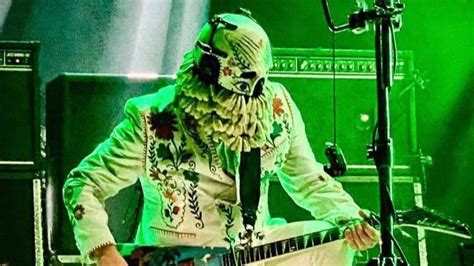 LIMP BIZKIT S WES BORLAND Debuts Bonkers New Look In Tokyo