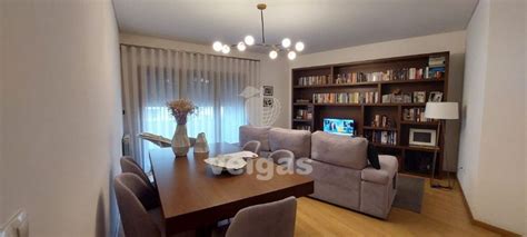 Apartamento T2 à venda na avenida Miguel Torga 7 Pombais Patameiras