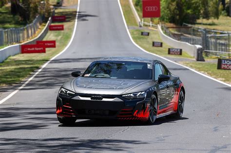 Audi Rs E Tron Gt Sets Electric Car Lap Record At Bathurst