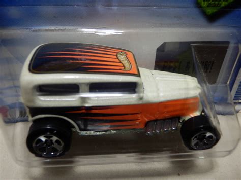 Yahoo Hot Wheels Midnight Otto