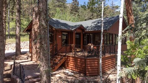 Colorado Springs Cabins | Best prices on cozycozy