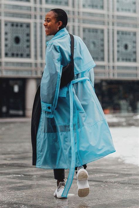 Что носить в дождь | Cool street fashion, Street style trends, Paris ...