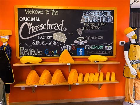 How the iconic Wisconsin Cheesehead is made - CNET