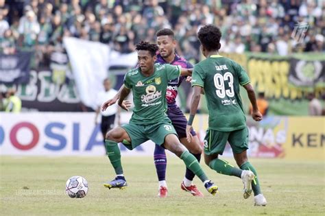 Persebaya Surabaya Tantang Arema Fc Aji Santoso Benahi Mental Pemain