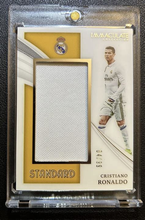 What would you roughly value this Ronaldo card? : r/soccercards