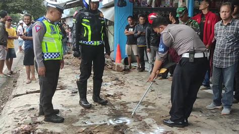 Polisi Gelar Olah TKP Kecelakaan Mobil Dinas Bupati Kuningan 2 Orang