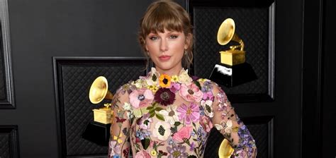 2021 Grammy Awards Fashion Highlights - theFashionSpot