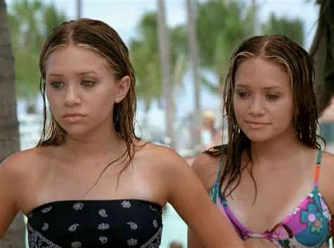 The Only Vibe I’m Chasing This Summer The Olsen Twins On Vacation In The Early Aughts Mary