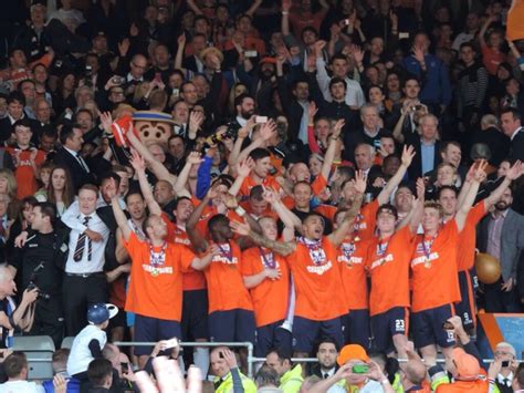 File:Luton Town players celebrate winning the Conference Premier, April ...