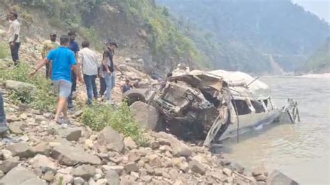 मौत की यात्रा रुद्रप्रयाग हादसे में मृतकों की संख्या हुई 14 कई यात्री