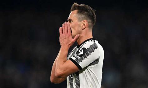 Juve Lecce Milik Pronto Ad Entrare Il Richiamo Di Allegri E L