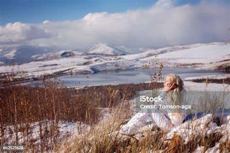 카자흐스탄 22102016 겨울 방학 겨울에 대한 스톡 사진 및 기타 이미지 겨울 경관 관광객 Istock