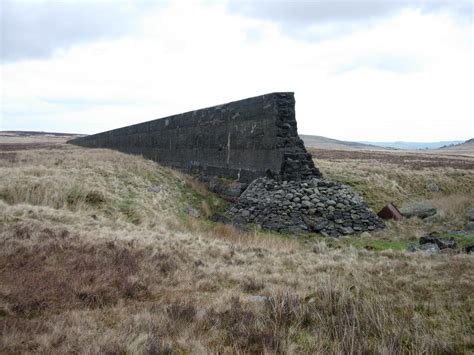 Breached Dam Of Llyn Eigiau Hugh Venables Cc By Sa Geograph