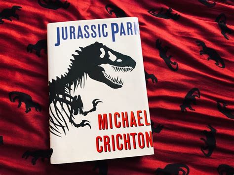 [Book Review] Jurassic Park by Michael Crichton - Erica Robyn Reads