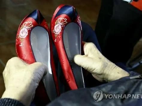 離散家族再会 65年の時経て北朝鮮の娘に約束の靴贈る Wowkorea（ワウコリア）