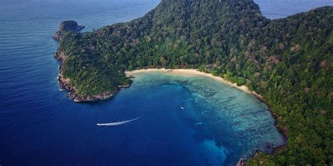 Exploring Malaysia’s Island Treasures: Pulau Tenggol – Tenggol Coral ...